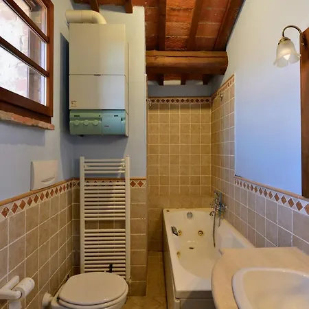 Villa Casale Le Rondini By Vacavilla