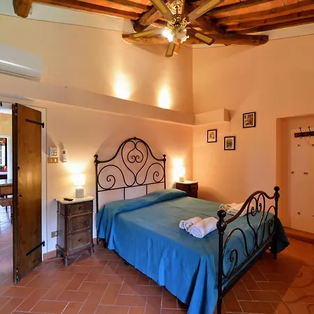 Villa Casale Le Rondini By Vacavilla *