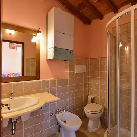Villa Casale Le Rondini By Vacavilla